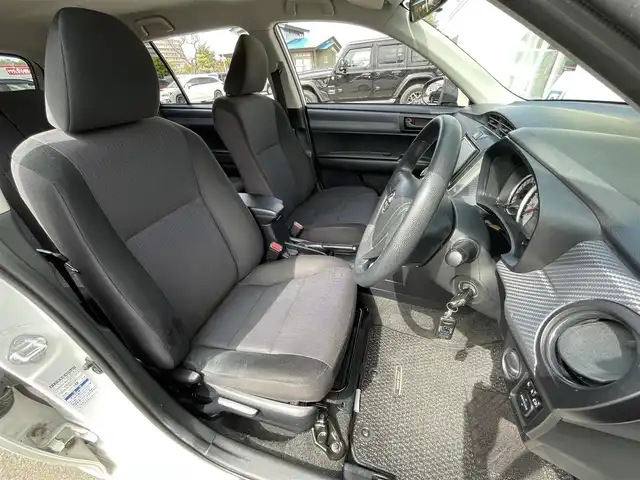 トヨタ カローラ フィールダー 1．5X 道央・札幌 2014(平26)年 8.7万km スーパーホワイトⅡ ・４WD/・寒冷地仕様/・社外ナビ/　CD＆USB＆TV/・バックカメラ/・ワイパー熱線/・電動格納ミラー/・ETC/・鉄ホイール＆冬タイヤ積込/・社外エンジンスターター/・純正フロアマット/・ウィンカーミラー/・リモコンキー/・カーテンエアバック
