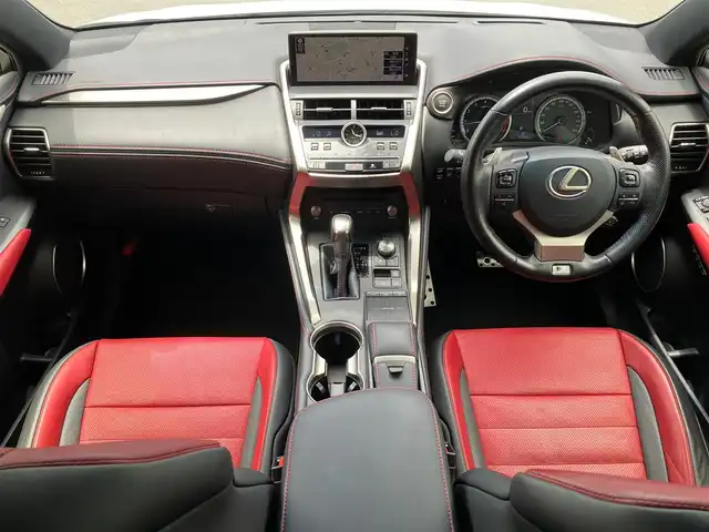 レクサス ＮＸ 300 Fスポーツ 静岡県 2018(平30)年 5.2万km ホワイトノーヴァガラスフレーク エンジンスタートボタン/パワーステアリング/パワーウィンドウ/保証書/取扱説明書/記録簿/MTモード付きAT/100V充電/アイドリングストップ/スマートキー/オートエアコン/クルーズコントロール/ETC2.0/USB入力端子/全方位カメラ/純正ナビ（CD.BT.フルセグ）/サンルーフ/電動リアゲート/ドライブレコーダー前後/D席N席パワーシート/D席N席シートヒーター/D席N席エアシート/レザーシート/純正フロアマット/純正18インチアルミホイール/ABS/横滑り防止装置/コーナーセンサー前後/レーンキープアシスト/オートライト/オートマチックハイビーム/W+サイトエアバック/衝突軽減システム/カーテンエアバック/ステアリングヒーター/BSM