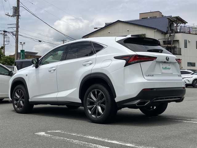 レクサス ＮＸ 300 Fスポーツ 静岡県 2018(平30)年 5.2万km ホワイトノーヴァガラスフレーク エンジンスタートボタン/パワーステアリング/パワーウィンドウ/保証書/取扱説明書/記録簿/MTモード付きAT/100V充電/アイドリングストップ/スマートキー/オートエアコン/クルーズコントロール/ETC2.0/USB入力端子/全方位カメラ/純正ナビ（CD.BT.フルセグ）/サンルーフ/電動リアゲート/ドライブレコーダー前後/D席N席パワーシート/D席N席シートヒーター/D席N席エアシート/レザーシート/純正フロアマット/純正18インチアルミホイール/ABS/横滑り防止装置/コーナーセンサー前後/レーンキープアシスト/オートライト/オートマチックハイビーム/W+サイトエアバック/衝突軽減システム/カーテンエアバック/ステアリングヒーター/BSM