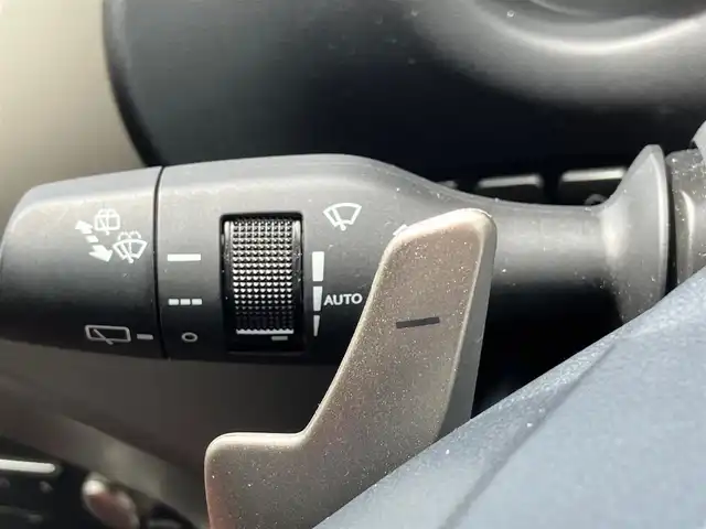 レクサス ＮＸ 300 Fスポーツ 静岡県 2018(平30)年 5.2万km ホワイトノーヴァガラスフレーク エンジンスタートボタン/パワーステアリング/パワーウィンドウ/保証書/取扱説明書/記録簿/MTモード付きAT/100V充電/アイドリングストップ/スマートキー/オートエアコン/クルーズコントロール/ETC2.0/USB入力端子/全方位カメラ/純正ナビ（CD.BT.フルセグ）/サンルーフ/電動リアゲート/ドライブレコーダー前後/D席N席パワーシート/D席N席シートヒーター/D席N席エアシート/レザーシート/純正フロアマット/純正18インチアルミホイール/ABS/横滑り防止装置/コーナーセンサー前後/レーンキープアシスト/オートライト/オートマチックハイビーム/W+サイトエアバック/衝突軽減システム/カーテンエアバック/ステアリングヒーター/BSM