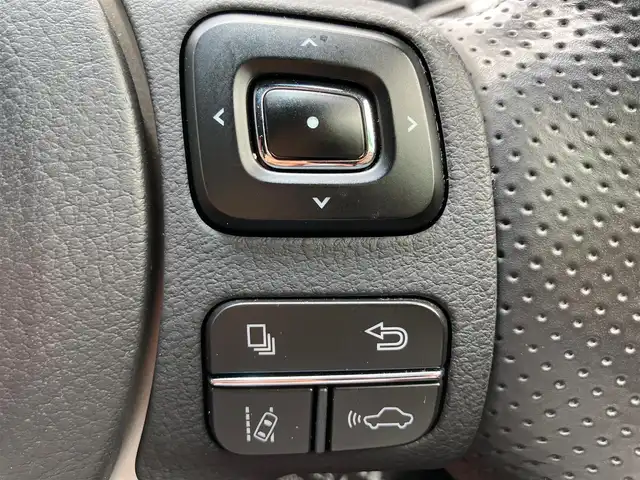 レクサス ＮＸ 300 Fスポーツ 静岡県 2018(平30)年 5.2万km ホワイトノーヴァガラスフレーク エンジンスタートボタン/パワーステアリング/パワーウィンドウ/保証書/取扱説明書/記録簿/MTモード付きAT/100V充電/アイドリングストップ/スマートキー/オートエアコン/クルーズコントロール/ETC2.0/USB入力端子/全方位カメラ/純正ナビ（CD.BT.フルセグ）/サンルーフ/電動リアゲート/ドライブレコーダー前後/D席N席パワーシート/D席N席シートヒーター/D席N席エアシート/レザーシート/純正フロアマット/純正18インチアルミホイール/ABS/横滑り防止装置/コーナーセンサー前後/レーンキープアシスト/オートライト/オートマチックハイビーム/W+サイトエアバック/衝突軽減システム/カーテンエアバック/ステアリングヒーター/BSM