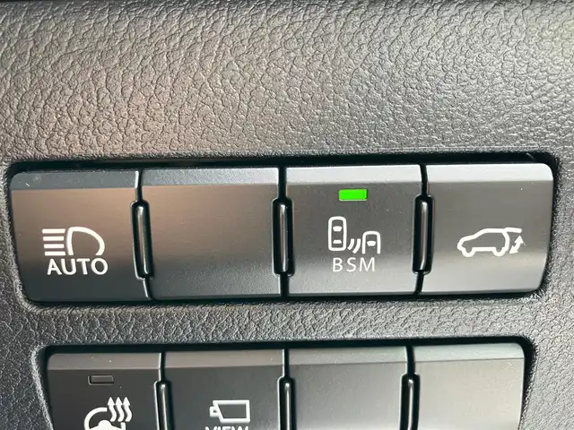 レクサス ＮＸ 300 Fスポーツ 静岡県 2018(平30)年 5.2万km ホワイトノーヴァガラスフレーク エンジンスタートボタン/パワーステアリング/パワーウィンドウ/保証書/取扱説明書/記録簿/MTモード付きAT/100V充電/アイドリングストップ/スマートキー/オートエアコン/クルーズコントロール/ETC2.0/USB入力端子/全方位カメラ/純正ナビ（CD.BT.フルセグ）/サンルーフ/電動リアゲート/ドライブレコーダー前後/D席N席パワーシート/D席N席シートヒーター/D席N席エアシート/レザーシート/純正フロアマット/純正18インチアルミホイール/ABS/横滑り防止装置/コーナーセンサー前後/レーンキープアシスト/オートライト/オートマチックハイビーム/W+サイトエアバック/衝突軽減システム/カーテンエアバック/ステアリングヒーター/BSM