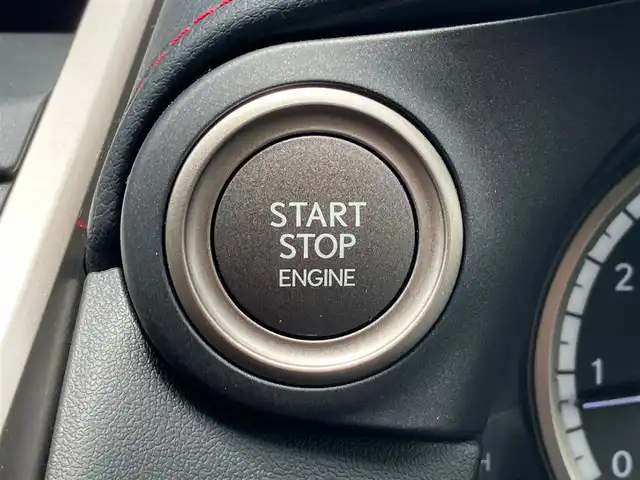 レクサス ＮＸ 300 Fスポーツ 静岡県 2018(平30)年 5.2万km ホワイトノーヴァガラスフレーク エンジンスタートボタン/パワーステアリング/パワーウィンドウ/保証書/取扱説明書/記録簿/MTモード付きAT/100V充電/アイドリングストップ/スマートキー/オートエアコン/クルーズコントロール/ETC2.0/USB入力端子/全方位カメラ/純正ナビ（CD.BT.フルセグ）/サンルーフ/電動リアゲート/ドライブレコーダー前後/D席N席パワーシート/D席N席シートヒーター/D席N席エアシート/レザーシート/純正フロアマット/純正18インチアルミホイール/ABS/横滑り防止装置/コーナーセンサー前後/レーンキープアシスト/オートライト/オートマチックハイビーム/W+サイトエアバック/衝突軽減システム/カーテンエアバック/ステアリングヒーター/BSM