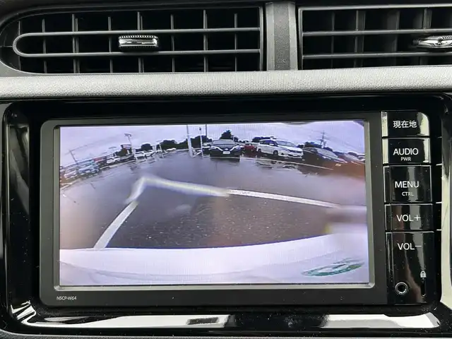 トヨタ アクア G 栃木県 2016(平28)年 2.9万km スーパーホワイトⅡ プリクラッシュセーフティ/純正ナビ/フルセグテレビ/ETC/キーレス/純正フロアマット/社外アルミホイール/ドアバイザー/横滑り防止装置/バックカメラ/レーンキープアシスト