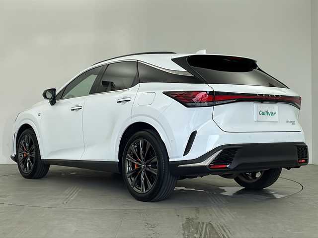 レクサス ＲＸ 350 Fスポーツ 鹿児島県 2023(令5)年 1.3万km ホワイトノーヴァガラスフレーク 純正ディスプレイオーディオ/パノラミックビューモニター/ムーンルーフ/プリクラッシュセーフティ/レーンキープアシスト/レーダークルーズコントロール/ブラインドスポットモニター/パワーバックドア/レザーシート/パワーシート/シートヒーター/シートベンチレーション/パドルシフト/電動パーキングブレーキ/オートホールド機能/デジタルインナーミラー/オートライト/オートマチックハイビーム