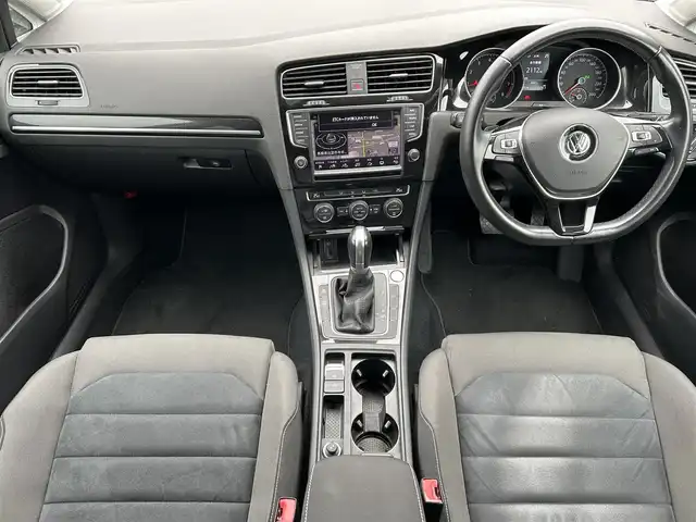 フォルクスワーゲン ゴルフ TSI ハイライン BMテクノ 島根県 2015(平27)年 8万km シルバー 純正ナビ　/フルセグＴＶ　/ＤＶＤ再生　/Ｂｌｕｅｔｏｏｔｈ接続　/前方ドライブレコーダー/ビルトインETC/バックカメラ/アダプティブクルーズコントロール　/オートブレーキホールド/衝突軽減ブレーキ/レーンアシスト　/パドルシフト/横滑り防止装置　/アイドリングストップ/スマートキー　/プッシュスタート　/純正17インチＡＷ　/純正フロアマット