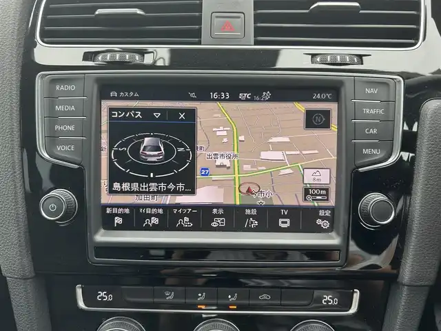 フォルクスワーゲン ゴルフ TSI ハイライン BMテクノ 島根県 2015(平27)年 8万km シルバー 純正ナビ　/フルセグＴＶ　/ＤＶＤ再生　/Ｂｌｕｅｔｏｏｔｈ接続　/前方ドライブレコーダー/ビルトインETC/バックカメラ/アダプティブクルーズコントロール　/オートブレーキホールド/衝突軽減ブレーキ/レーンアシスト　/パドルシフト/横滑り防止装置　/アイドリングストップ/スマートキー　/プッシュスタート　/純正17インチＡＷ　/純正フロアマット