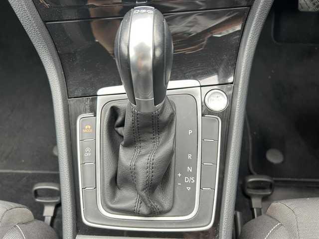 フォルクスワーゲン ゴルフ TSI ハイライン BMテクノ 島根県 2015(平27)年 8万km シルバー 純正ナビ　/フルセグＴＶ　/ＤＶＤ再生　/Ｂｌｕｅｔｏｏｔｈ接続　/前方ドライブレコーダー/ビルトインETC/バックカメラ/アダプティブクルーズコントロール　/オートブレーキホールド/衝突軽減ブレーキ/レーンアシスト　/パドルシフト/横滑り防止装置　/アイドリングストップ/スマートキー　/プッシュスタート　/純正17インチＡＷ　/純正フロアマット