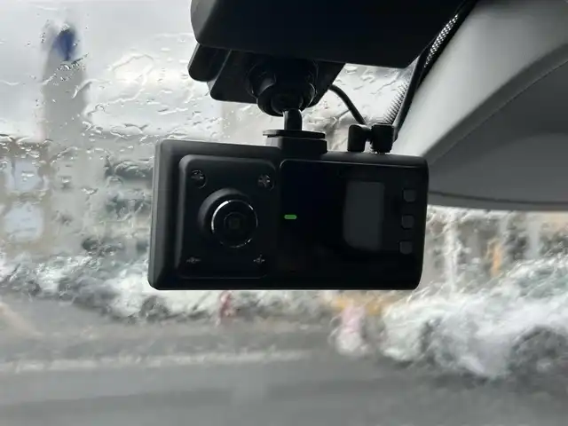 フォルクスワーゲン ゴルフ TSI ハイライン BMテクノ 島根県 2015(平27)年 8万km シルバー 純正ナビ　/フルセグＴＶ　/ＤＶＤ再生　/Ｂｌｕｅｔｏｏｔｈ接続　/前方ドライブレコーダー/ビルトインETC/バックカメラ/アダプティブクルーズコントロール　/オートブレーキホールド/衝突軽減ブレーキ/レーンアシスト　/パドルシフト/横滑り防止装置　/アイドリングストップ/スマートキー　/プッシュスタート　/純正17インチＡＷ　/純正フロアマット