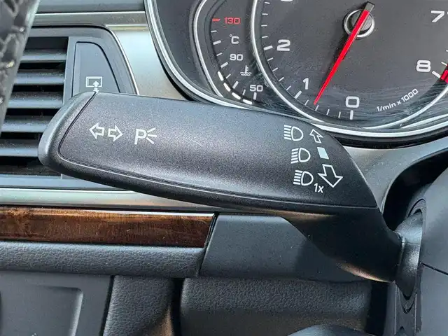 アウディ Ａ６ アバント 2．8 FSI クワトロ 石川県 2014(平26)年 6.5万km パール サンルーフ/黒革シート/シートヒーター/純正ナビ/フルセグＴＶ/バックカメラ/クリアランスソナー/オートマチックテールゲート/ＬＥＤヘッドライト/クルーズコントロール/ドライブレコーダー/ＥＴＣ