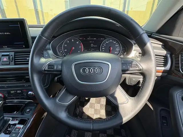 アウディ Ａ６ アバント 2．8 FSI クワトロ 石川県 2014(平26)年 6.5万km パール サンルーフ/黒革シート/シートヒーター/純正ナビ/フルセグＴＶ/バックカメラ/クリアランスソナー/オートマチックテールゲート/ＬＥＤヘッドライト/クルーズコントロール/ドライブレコーダー/ＥＴＣ