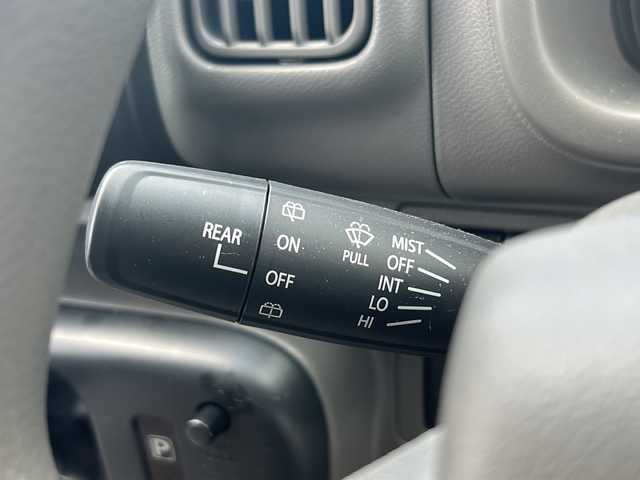 スズキ エブリイ PA 福岡県 2024(令6)年 1.2万km スペリアホワイト ・両側イージースライドドア/・FM/AM/・オートライト/・ヘッドライトレベライザー/・純正フロアマット/・横滑り防止装置/・アイドリングストップ/・取扱説明書/・スペアキー