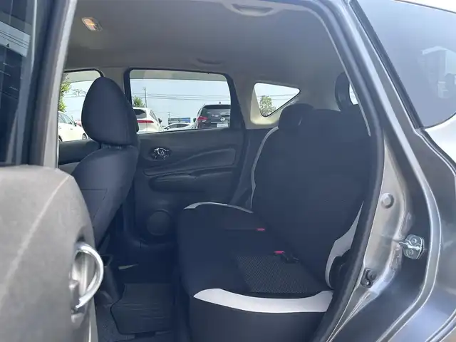 日産 ノート e－パワー X 徳島県 2018(平30)年 4.3万km ダークメタルグレー 純正7型SDナビ　MM113D-W/（CD/SD/iPod/BT/ラジオ/AUX/USB/フルセグ）/ETC/エマージェンシーブレーキ/LEDヘッドライト/ドライブレコーダー/プッシュスタート/オートエアコン/オートライト/ドラレコ型ルームミラー/純正フロアマット/ドアバイザー