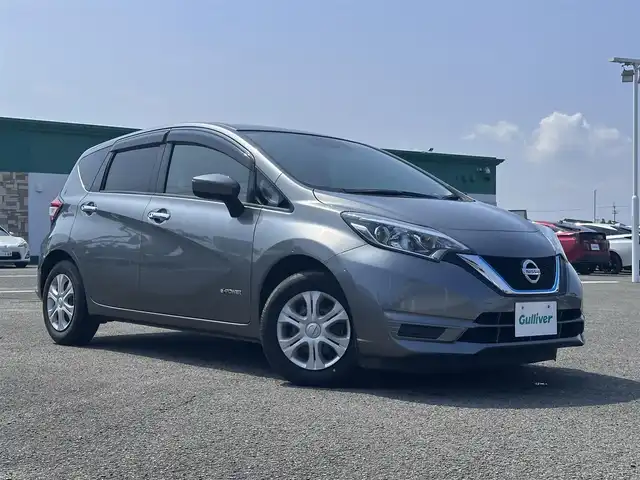 日産 ノート e－パワー X 徳島県 2018(平30)年 4.3万km ダークメタルグレー 純正7型SDナビ　MM113D-W/（CD/SD/iPod/BT/ラジオ/AUX/USB/フルセグ）/ETC/エマージェンシーブレーキ/LEDヘッドライト/ドライブレコーダー/プッシュスタート/オートエアコン/オートライト/ドラレコ型ルームミラー/純正フロアマット/ドアバイザー