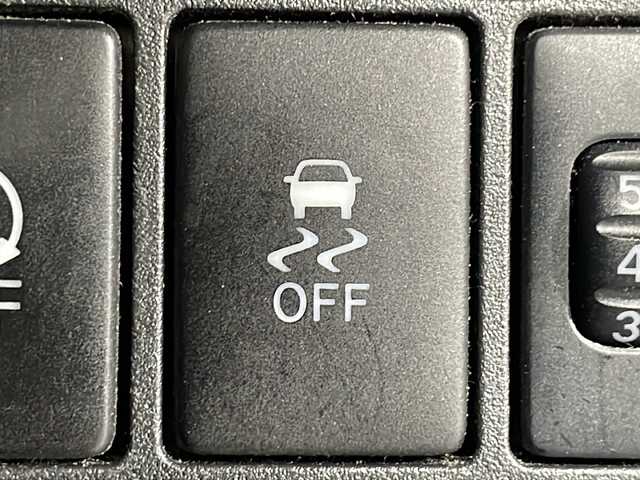 ダイハツ ウェイク D 広島県 2016(平28)年 3.5万km ブルーメタリック 禁煙/社外ナビ/・ＣＤ／ＤＶＤ再生機能/アイドリングストップ/両側スライドドア/スペアキー/フォグランプ/横滑り防止/ヘッドライトレベライザー/純正フロアマット/パワーステアリング　パワーウィンドウ