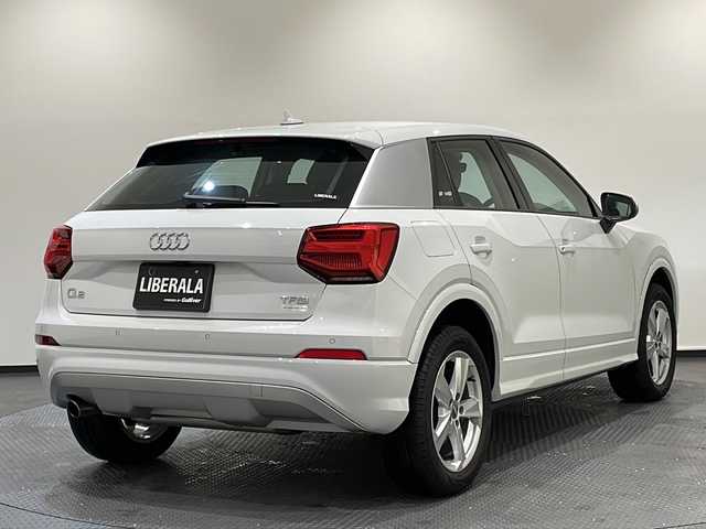 アウディ Ｑ２ 1．0 TFSI スポーツ 新潟県 2018(平30)年 3.1万km アイビスホワイト セーフティパッケージ/・サイドアシスト/・アクティブレーンアシスト/・トラフィックジャムアシスト/・ハイビームアシスト/ベーシックパッケージ/・デラックスオートマチックエアコンディショナー/・レイン/ライトセンサー/・アウディプレセンスフロント/コンビニエンスパッケージ/・アドバンストキーシステム/・アウディパーキングシステム/LEDライトパッケージ/・LEDヘッドライト/・ライティングパッケージ/純正HDDナビ/・TV/FM/AM/Bluetooth/バックカメラ/シートヒーター/ＥＴＣ2.0/アダプティブクルーズコントロール/EPB　（エレクトロメカニカル パーキングブレーキ）