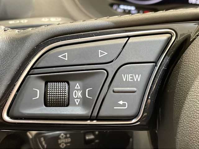 アウディ Ｑ２ 1．0 TFSI スポーツ 新潟県 2018(平30)年 3.1万km アイビスホワイト セーフティパッケージ/・サイドアシスト/・アクティブレーンアシスト/・トラフィックジャムアシスト/・ハイビームアシスト/ベーシックパッケージ/・デラックスオートマチックエアコンディショナー/・レイン/ライトセンサー/・アウディプレセンスフロント/コンビニエンスパッケージ/・アドバンストキーシステム/・アウディパーキングシステム/LEDライトパッケージ/・LEDヘッドライト/・ライティングパッケージ/純正HDDナビ/・TV/FM/AM/Bluetooth/バックカメラ/シートヒーター/ＥＴＣ2.0/アダプティブクルーズコントロール/EPB　（エレクトロメカニカル パーキングブレーキ）