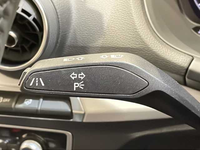 アウディ Ｑ２ 1．0 TFSI スポーツ 新潟県 2018(平30)年 3.1万km アイビスホワイト セーフティパッケージ/・サイドアシスト/・アクティブレーンアシスト/・トラフィックジャムアシスト/・ハイビームアシスト/ベーシックパッケージ/・デラックスオートマチックエアコンディショナー/・レイン/ライトセンサー/・アウディプレセンスフロント/コンビニエンスパッケージ/・アドバンストキーシステム/・アウディパーキングシステム/LEDライトパッケージ/・LEDヘッドライト/・ライティングパッケージ/純正HDDナビ/・TV/FM/AM/Bluetooth/バックカメラ/シートヒーター/ＥＴＣ2.0/アダプティブクルーズコントロール/EPB　（エレクトロメカニカル パーキングブレーキ）