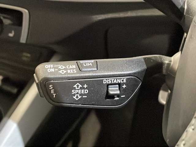 アウディ Ｑ２ 1．0 TFSI スポーツ 新潟県 2018(平30)年 3.1万km アイビスホワイト セーフティパッケージ/・サイドアシスト/・アクティブレーンアシスト/・トラフィックジャムアシスト/・ハイビームアシスト/ベーシックパッケージ/・デラックスオートマチックエアコンディショナー/・レイン/ライトセンサー/・アウディプレセンスフロント/コンビニエンスパッケージ/・アドバンストキーシステム/・アウディパーキングシステム/LEDライトパッケージ/・LEDヘッドライト/・ライティングパッケージ/純正HDDナビ/・TV/FM/AM/Bluetooth/バックカメラ/シートヒーター/ＥＴＣ2.0/アダプティブクルーズコントロール/EPB　（エレクトロメカニカル パーキングブレーキ）