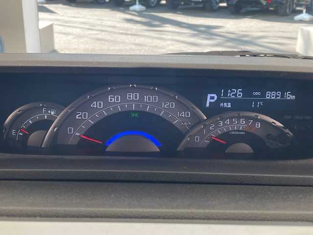 ダイハツ ウェイク G ターボ リミテッド SAⅢ 宮城県 2018(平30)年 8.9万km パールホワイトⅢ ターボ/4WD/スマートアシスト/社外SDナビ/（型番：CN-RE04WD)/・バックカメラ/・フルセグTV/Bluetooth/CD/DVD/・USB入力端子/・ETC/フリップダウンモニター/両側パワースライドドア/後方コーナーセンサー/プッシュスタート/・スマートキー/横滑り防止装置/ベンチシート/・フルフラットシート/・シートヒーター（運転席）/リヤシートサンシェード/LEDヘッドライト/・オートライト/・オートマチックハイビーム/・フォグランプ/社外アルミホイール/純正フロアマット