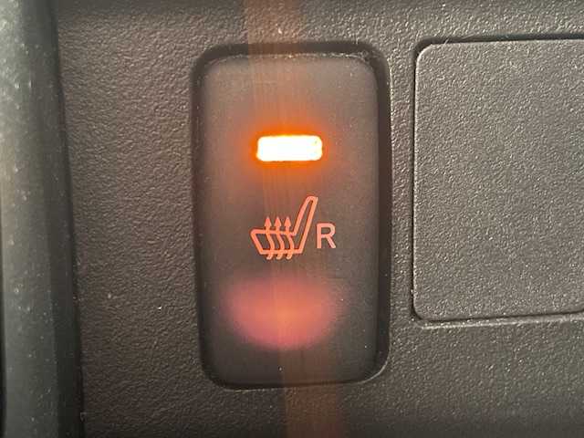 ダイハツ ウェイク G ターボ リミテッド SAⅢ 宮城県 2018(平30)年 8.9万km パールホワイトⅢ ターボ/4WD/スマートアシスト/社外SDナビ/（型番：CN-RE04WD)/・バックカメラ/・フルセグTV/Bluetooth/CD/DVD/・USB入力端子/・ETC/フリップダウンモニター/両側パワースライドドア/後方コーナーセンサー/プッシュスタート/・スマートキー/横滑り防止装置/ベンチシート/・フルフラットシート/・シートヒーター（運転席）/リヤシートサンシェード/LEDヘッドライト/・オートライト/・オートマチックハイビーム/・フォグランプ/社外アルミホイール/純正フロアマット