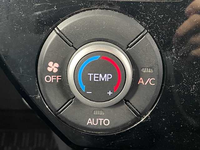 ダイハツ ウェイク G ターボ リミテッド SAⅢ 宮城県 2018(平30)年 8.9万km パールホワイトⅢ ターボ/4WD/スマートアシスト/社外SDナビ/（型番：CN-RE04WD)/・バックカメラ/・フルセグTV/Bluetooth/CD/DVD/・USB入力端子/・ETC/フリップダウンモニター/両側パワースライドドア/後方コーナーセンサー/プッシュスタート/・スマートキー/横滑り防止装置/ベンチシート/・フルフラットシート/・シートヒーター（運転席）/リヤシートサンシェード/LEDヘッドライト/・オートライト/・オートマチックハイビーム/・フォグランプ/社外アルミホイール/純正フロアマット