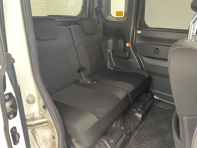 ダイハツ ウェイク G ターボ リミテッド SAⅢ 宮城県 2018(平30)年 8.9万km パールホワイトⅢ ターボ/4WD/スマートアシスト/社外SDナビ/（型番：CN-RE04WD)/・バックカメラ/・フルセグTV/Bluetooth/CD/DVD/・USB入力端子/・ETC/フリップダウンモニター/両側パワースライドドア/後方コーナーセンサー/プッシュスタート/・スマートキー/横滑り防止装置/ベンチシート/・フルフラットシート/・シートヒーター（運転席）/リヤシートサンシェード/LEDヘッドライト/・オートライト/・オートマチックハイビーム/・フォグランプ/社外アルミホイール/純正フロアマット