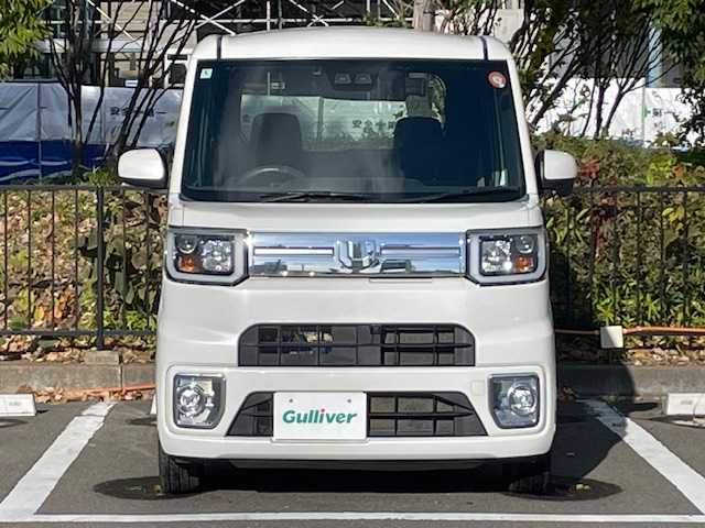 ダイハツ ウェイク G ターボ リミテッド SAⅢ 宮城県 2018(平30)年 8.9万km パールホワイトⅢ ターボ/4WD/スマートアシスト/社外SDナビ/（型番：CN-RE04WD)/・バックカメラ/・フルセグTV/Bluetooth/CD/DVD/・USB入力端子/・ETC/フリップダウンモニター/両側パワースライドドア/後方コーナーセンサー/プッシュスタート/・スマートキー/横滑り防止装置/ベンチシート/・フルフラットシート/・シートヒーター（運転席）/リヤシートサンシェード/LEDヘッドライト/・オートライト/・オートマチックハイビーム/・フォグランプ/社外アルミホイール/純正フロアマット