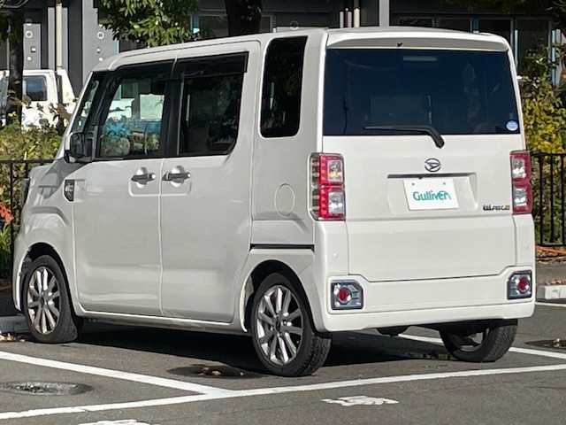 ダイハツ ウェイク G ターボ リミテッド SAⅢ 宮城県 2018(平30)年 8.9万km パールホワイトⅢ ターボ/4WD/スマートアシスト/社外SDナビ/（型番：CN-RE04WD)/・バックカメラ/・フルセグTV/Bluetooth/CD/DVD/・USB入力端子/・ETC/フリップダウンモニター/両側パワースライドドア/後方コーナーセンサー/プッシュスタート/・スマートキー/横滑り防止装置/ベンチシート/・フルフラットシート/・シートヒーター（運転席）/リヤシートサンシェード/LEDヘッドライト/・オートライト/・オートマチックハイビーム/・フォグランプ/社外アルミホイール/純正フロアマット