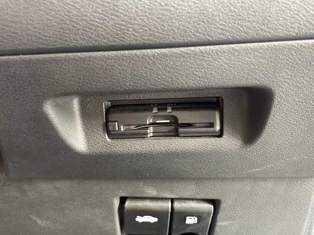 日産 キックス X ツートーンインテリアED 神奈川県 2021(令3)年 6.4万km ピュアブラック ワンオーナー/純正ディーラーナビ/(CD/DVD/SD/USB/BT/ワンセグTV)/全方位カメラ/プロパイロット/衝突被害軽減ブレーキ/レーンキープアシスト/クリアランスソナー/オートハイビーム/レーダークルーズコントロール/合皮シート/D/N席シートヒーター/ステアリングヒーター/デジタルインナーミラー/ルーフレール/ETC/前方ドライブレコーダー/純正フロアマット/純正ドアバイザー/ISOFIX/冬タイヤ積込/スペアキー×1/保証書/取扱説明書