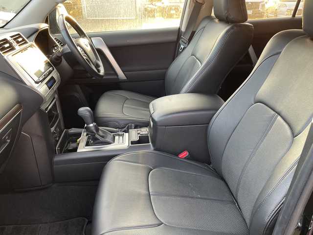 トヨタ ランドクルーザー プラド TX 石川県 2021(令3)年 1.9万km ブラック ４ＷＤ　社外９型ナビ　フルセグＴＶ　バックカメラ　ＬＥＤヘッドライト　ＥＴＣ　シートカバー　トヨタセーフティセンス　レーダークルーズ　クリアランスソナー　スペアタイヤ