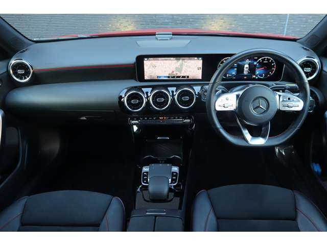 メルセデス・ベンツ Ａ１８０ AMGライン 大分県 2020(令2)年 2.1万km ジュピターレッド ワンオーナー/アダプティブクルーズコントロール/ブラインドスポットモニター/純正ナビ/ＣａｒＰｌａｙ/地デジ/Bluetooth/ワイヤレス充電/バックカメラ/ハーフレザー/シートヒーター/パワーシート/ＬＥＤヘッドライト/オートハイビーム/純正１８インチＡＷ/ＥＴＣ