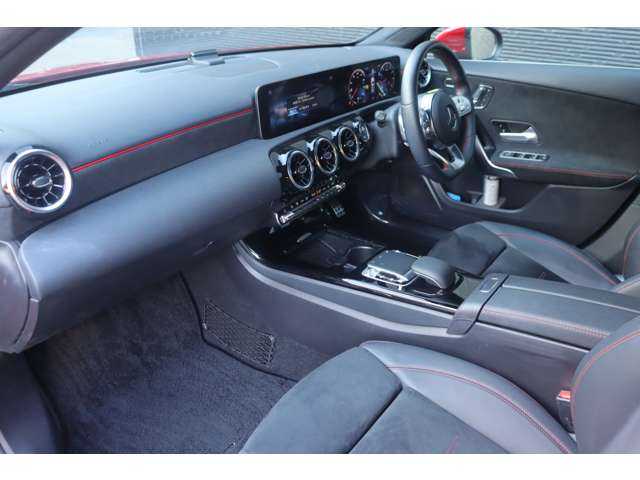 メルセデス・ベンツ Ａ１８０ AMGライン 大分県 2020(令2)年 2.1万km ジュピターレッド ワンオーナー/アダプティブクルーズコントロール/ブラインドスポットモニター/純正ナビ/ＣａｒＰｌａｙ/地デジ/Bluetooth/ワイヤレス充電/バックカメラ/ハーフレザー/シートヒーター/パワーシート/ＬＥＤヘッドライト/オートハイビーム/純正１８インチＡＷ/ＥＴＣ