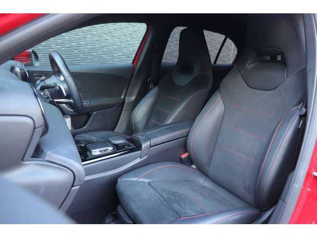 メルセデス・ベンツ Ａ１８０ AMGライン 大分県 2020(令2)年 2.1万km ジュピターレッド ワンオーナー/アダプティブクルーズコントロール/ブラインドスポットモニター/純正ナビ/ＣａｒＰｌａｙ/地デジ/Bluetooth/ワイヤレス充電/バックカメラ/ハーフレザー/シートヒーター/パワーシート/ＬＥＤヘッドライト/オートハイビーム/純正１８インチＡＷ/ＥＴＣ