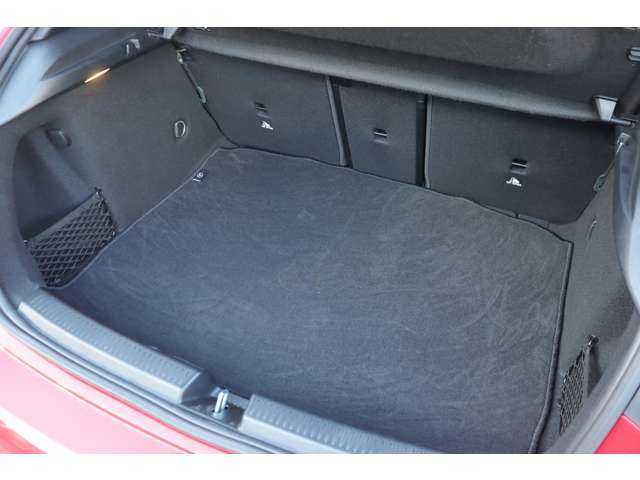 メルセデス・ベンツ Ａ１８０ AMGライン 大分県 2020(令2)年 2.1万km ジュピターレッド ワンオーナー/アダプティブクルーズコントロール/ブラインドスポットモニター/純正ナビ/ＣａｒＰｌａｙ/地デジ/Bluetooth/ワイヤレス充電/バックカメラ/ハーフレザー/シートヒーター/パワーシート/ＬＥＤヘッドライト/オートハイビーム/純正１８インチＡＷ/ＥＴＣ