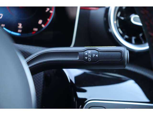 メルセデス・ベンツ Ａ１８０ AMGライン 大分県 2020(令2)年 2.1万km ジュピターレッド ワンオーナー/アダプティブクルーズコントロール/ブラインドスポットモニター/純正ナビ/ＣａｒＰｌａｙ/地デジ/Bluetooth/ワイヤレス充電/バックカメラ/ハーフレザー/シートヒーター/パワーシート/ＬＥＤヘッドライト/オートハイビーム/純正１８インチＡＷ/ＥＴＣ