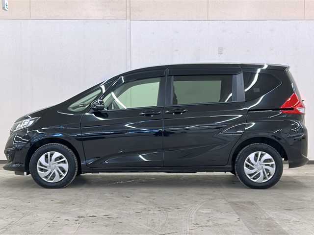 ホンダ フリード G ホンダセンシング 道央・札幌 2017(平29)年 5.5万km クリスタルブラックパール /４WD//ワンオーナー//ホンダセンシング//純正ディーラーOPナビ//CD/DVD/BT/フルセグ//衝突被害軽減システム//横滑り防止装置//アダプティブクルーズコントロール//レーンキープアシスト//バックカメラ//ビルトインETC//ドライブレコーダー//アイドリングストップ//ECONモード//ワイパーデアイサー//両側パワースライドドア//前席シートヒーター//ステアリングリモコン//プッシュスタート//スマートキー//ハロゲンヘッドライト//フォグランプ//電動格納ミラー//ヒーテッドドアミラー//ウィンカーミラー//ヘッドライトレベライザー//純正フロアマット//ドアバイザー//社外AW付夏タイヤ積込