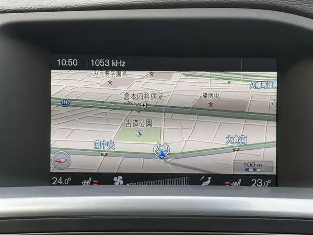 ボルボ Ｓ６０ T4 Rデザイン 三重県 2015(平27)年 7.8万km パワーブルーM 運転者サポート/　・ＤＳＴＣ（ダイナミック・スタビリティ＆トラクションコントロール）/　・ＲＳＩ（ロード・サイン・インフォメーション）/　・アダプティブクルーズコントロール/　・車間警告機能/　・Ｃｉｔｙ sefety（低速用追突回避・軽減オートブレーキ・システム）/　・オートブレーキ機能及び歩行者及び自転車検知機能付き衝突警告システム/　・Driver Alert System（ドライバー・アラート・システム）/　・パークアシスト/　・ＢＬＩＳ（ブラインド・スポット・インフォメーション・システム）/純正ナビ/　・ＴＶ/　・Ｂｌｅｕｔｏｏｔｈ/　・ＵＳＢ/　・ＡＵＸ/　・ＤＶＤ再生/　・録音/バックガイドモニター/ＨＩＤヘッドライト/レザーシート/Ｄ/Ｎ席シートヒーター/D/N席パワーシート/Ｄ席シートメモリー/スマートキー×2/プッシュスタート/オートライト/パドルシフト/ターンミラー/電動格納ミラー/ドライブレコーダー/ＥＴＣ/純正マット