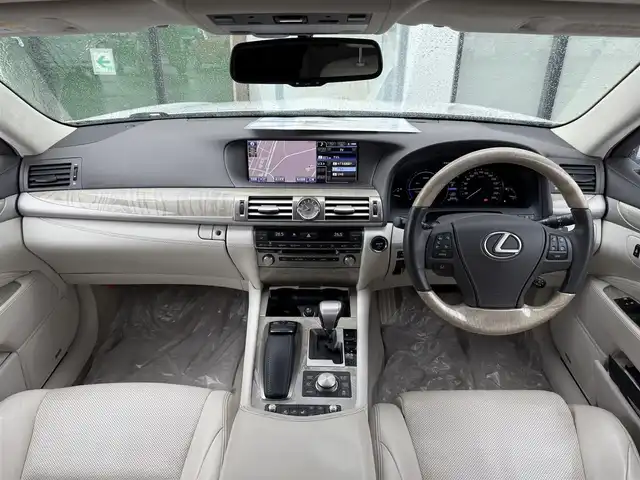 レクサス ＬＳ 600h バージョンL 道南・函館 2014(平26)年 8.4万km ホワイトパールクリスタルシャイン 純正ナビ/フルセグＴＶ/エンジンスターター/白レザーシート/サンルーフ/ＥＴＣ/クルーズコントロール/コーナーセンサー/ハンドルウォーマー/シートメモリー/シートヒーター/ベンチレーション/ヘッドライトウォッシャー/社外エアサス