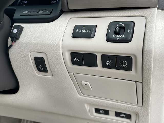 レクサス ＬＳ 600h バージョンL 青森県 2014(平26)年 8.4万km ホワイトパールクリスタルシャイン 4WD/純正HDDナビ・フルセグTV/バックカメラ/ムーンルーフ/セミアニリン革シート/前後席エアシート・シートヒーター/ステアリングヒーター/前後席パワーシート/全ドアイージークローザー/パワートランクリッド/後席3面電動サンシェード/アダプティブハイビーム/純正エンジンスターター/ビルトインETC/アルカンターラルーフ/LEDヘッドライト/LEDフォグランプ/純正18インチアルミ/エアサスコントローラー