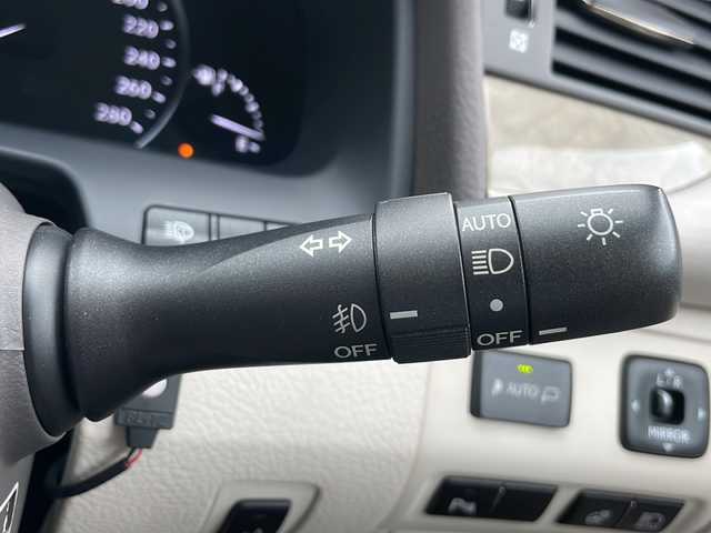 レクサス ＬＳ 600h バージョンL 青森県 2014(平26)年 8.4万km ホワイトパールクリスタルシャイン 4WD/純正HDDナビ・フルセグTV/バックカメラ/ムーンルーフ/セミアニリン革シート/前後席エアシート・シートヒーター/ステアリングヒーター/前後席パワーシート/全ドアイージークローザー/パワートランクリッド/後席3面電動サンシェード/アダプティブハイビーム/純正エンジンスターター/ビルトインETC/アルカンターラルーフ/LEDヘッドライト/LEDフォグランプ/純正18インチアルミ/エアサスコントローラー