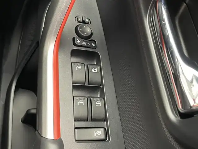 トヨタ ライズ Z 愛知県 2023(令5)年 1.1万km シャイニングホワイトパール 純正９型ナビ　フルセグＴＶ　Ｂｌｕｅｔｏｏｔｈ　全方位カメラ　シートヒーター　前後ドラレコ　スマアシIII　衝突軽減装置　追従クルコン　ＢＳＭ　コーナーセンサー　ＬＥＤオートライト　フォグランプ　禁煙車