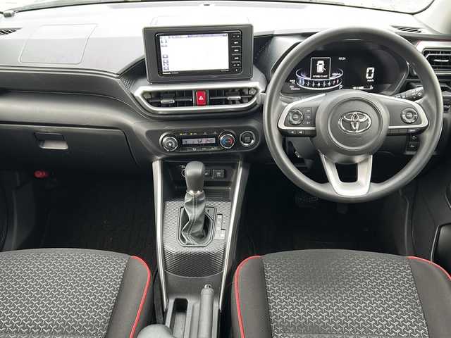 トヨタ ライズ G 秋田県 2022(令4)年 2万km スムースグレーマイカメタリック メモリナビ/BT、CD、DVD、TV/バックカメラ/前後ドライブレコーダー/前後コーナーセンサー/純正16インチAW/社外16インチAWスタッドレス積込み/４WD/取説、保証書