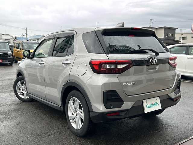 トヨタ ライズ G 秋田県 2022(令4)年 2万km スムースグレーマイカメタリック メモリナビ/BT、CD、DVD、TV/バックカメラ/前後ドライブレコーダー/前後コーナーセンサー/純正16インチAW/社外16インチAWスタッドレス積込み/４WD/取説、保証書