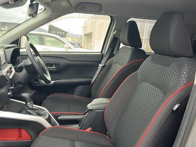 トヨタ ライズ G 秋田県 2022(令4)年 2万km スムースグレーマイカメタリック メモリナビ/BT、CD、DVD、TV/バックカメラ/前後ドライブレコーダー/前後コーナーセンサー/純正16インチAW/社外16インチAWスタッドレス積込み/４WD/取説、保証書