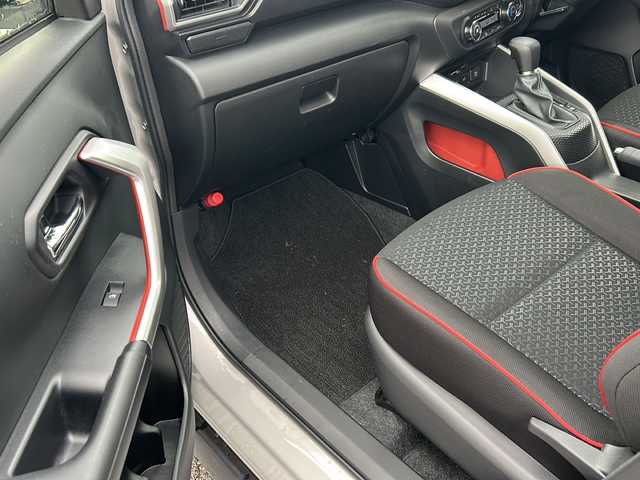 トヨタ ライズ G 秋田県 2022(令4)年 2万km スムースグレーマイカメタリック メモリナビ/BT、CD、DVD、TV/バックカメラ/前後ドライブレコーダー/前後コーナーセンサー/純正16インチAW/社外16インチAWスタッドレス積込み/４WD/取説、保証書