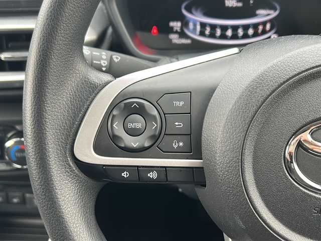 トヨタ ライズ G 秋田県 2022(令4)年 2万km スムースグレーマイカメタリック メモリナビ/BT、CD、DVD、TV/バックカメラ/前後ドライブレコーダー/前後コーナーセンサー/純正16インチAW/社外16インチAWスタッドレス積込み/４WD/取説、保証書