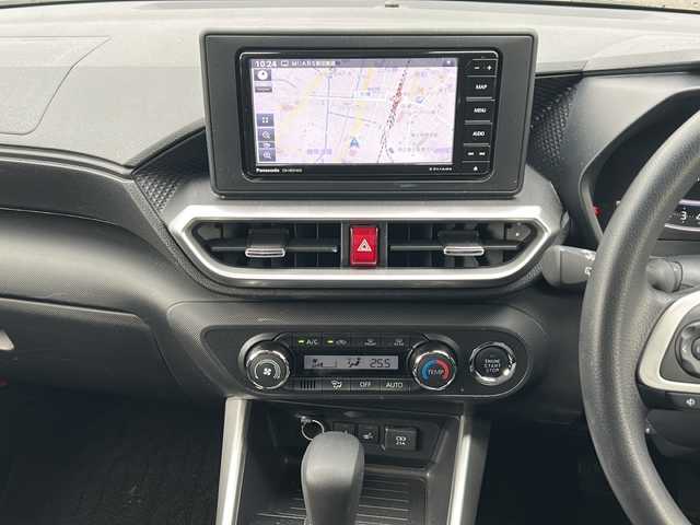 トヨタ ライズ G 秋田県 2022(令4)年 2万km スムースグレーマイカメタリック メモリナビ/BT、CD、DVD、TV/バックカメラ/前後ドライブレコーダー/前後コーナーセンサー/純正16インチAW/社外16インチAWスタッドレス積込み/４WD/取説、保証書