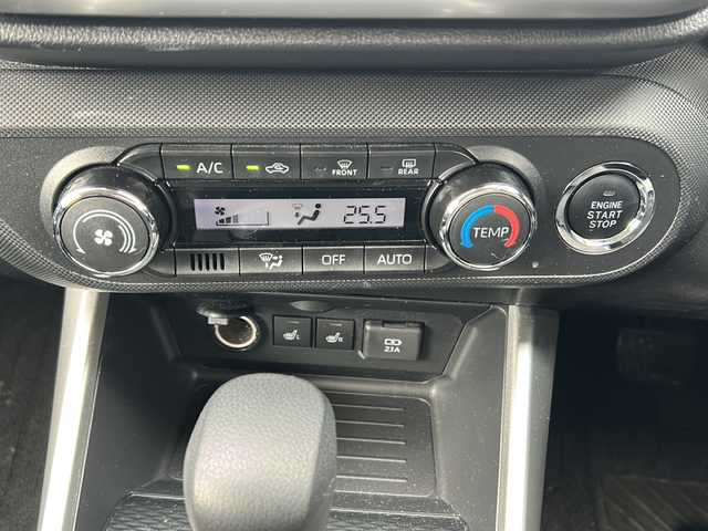 トヨタ ライズ G 秋田県 2022(令4)年 2万km スムースグレーマイカメタリック メモリナビ/BT、CD、DVD、TV/バックカメラ/前後ドライブレコーダー/前後コーナーセンサー/純正16インチAW/社外16インチAWスタッドレス積込み/４WD/取説、保証書