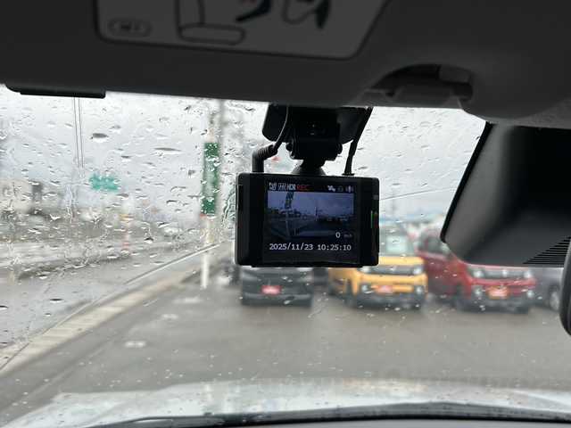 トヨタ ライズ G 秋田県 2022(令4)年 2万km スムースグレーマイカメタリック メモリナビ/BT、CD、DVD、TV/バックカメラ/前後ドライブレコーダー/前後コーナーセンサー/純正16インチAW/社外16インチAWスタッドレス積込み/４WD/取説、保証書